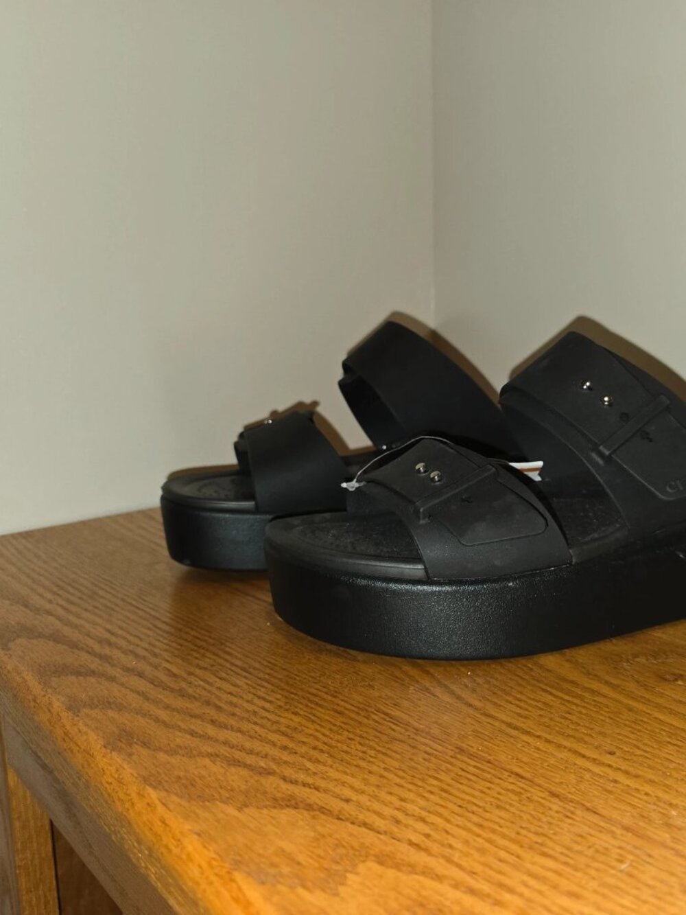 Crocs Brooklyn buckle low wedge platform sandals black women's size 10